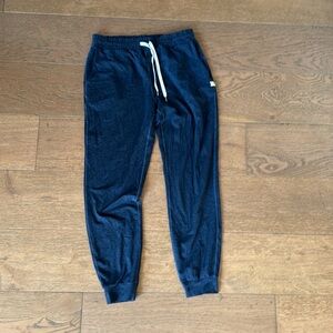 Vuori performance jogger heather navy size small